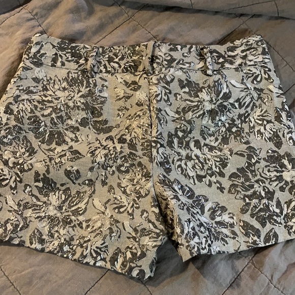 Lauren Conrad size 8 silver sparkle short like New. Never worn - Picture 5 of 5